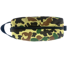 Load image into Gallery viewer, Vintage Hunting Camo Dopp Kit